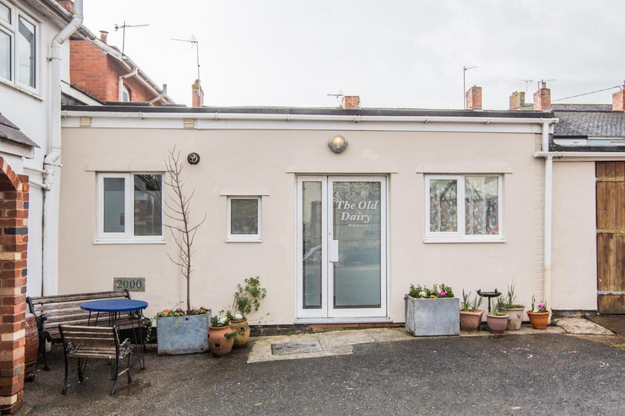 Ferienwohnung The Old Dairy Mill Street Crediton Exterior foto